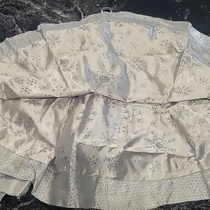 Silver glitter tree skirt